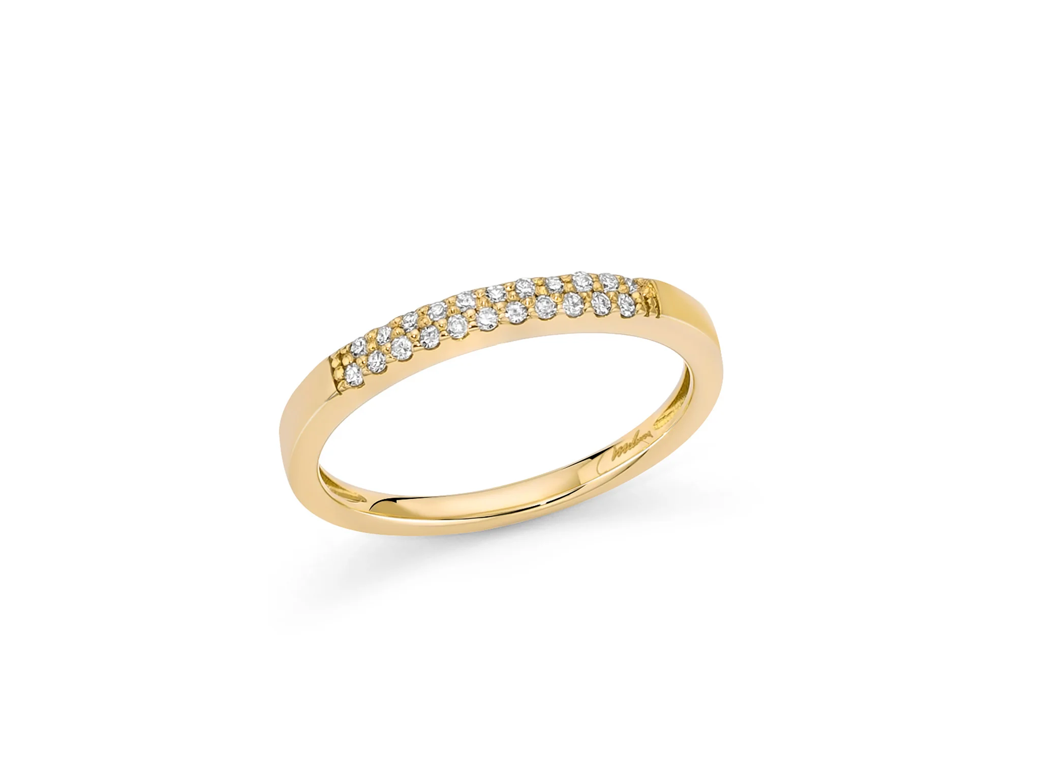 Anello con pavé di diamanti in oro giallo