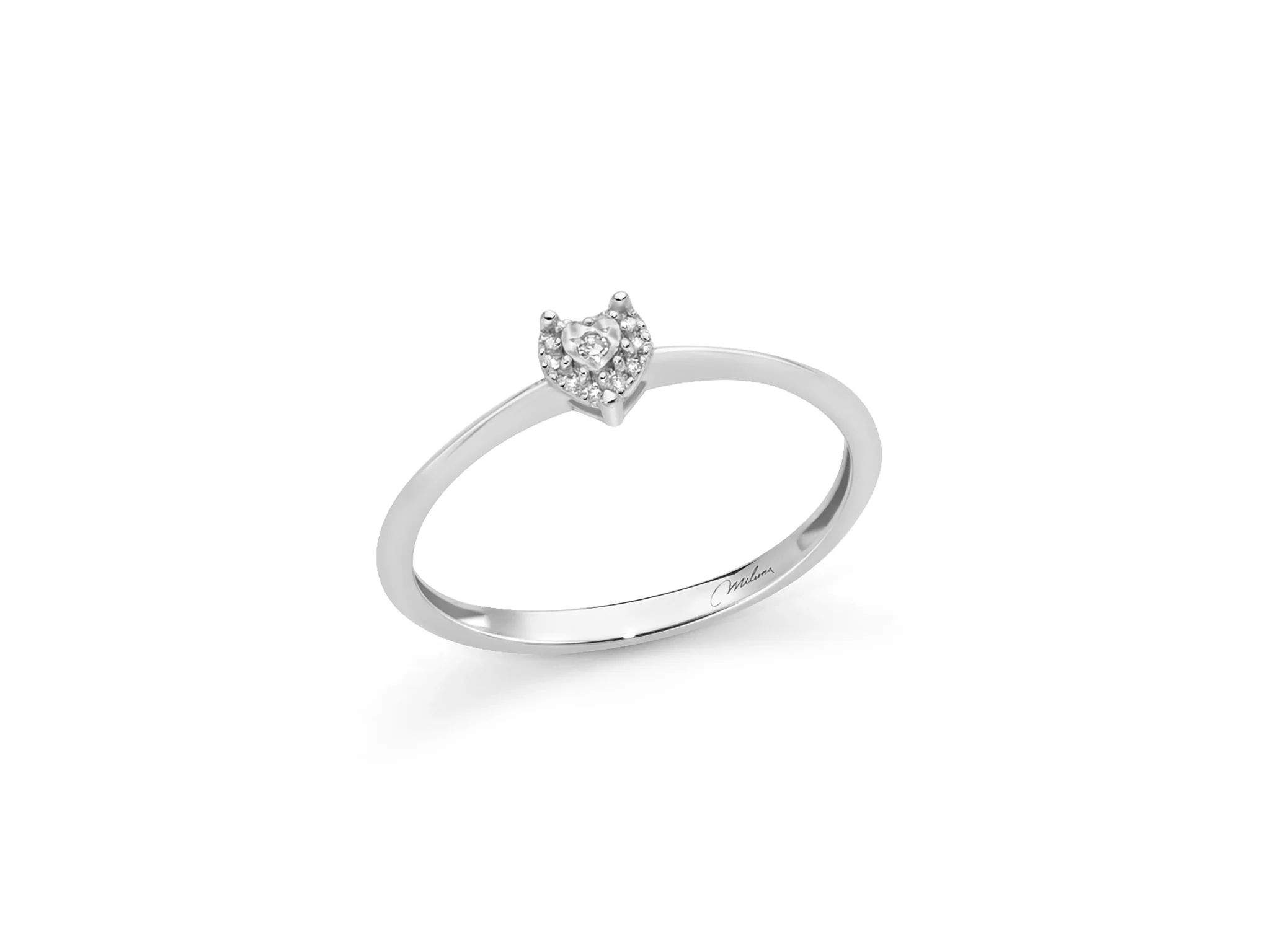 Anello in oro bianco 375 con piccolo cuore illuminato di diamanti