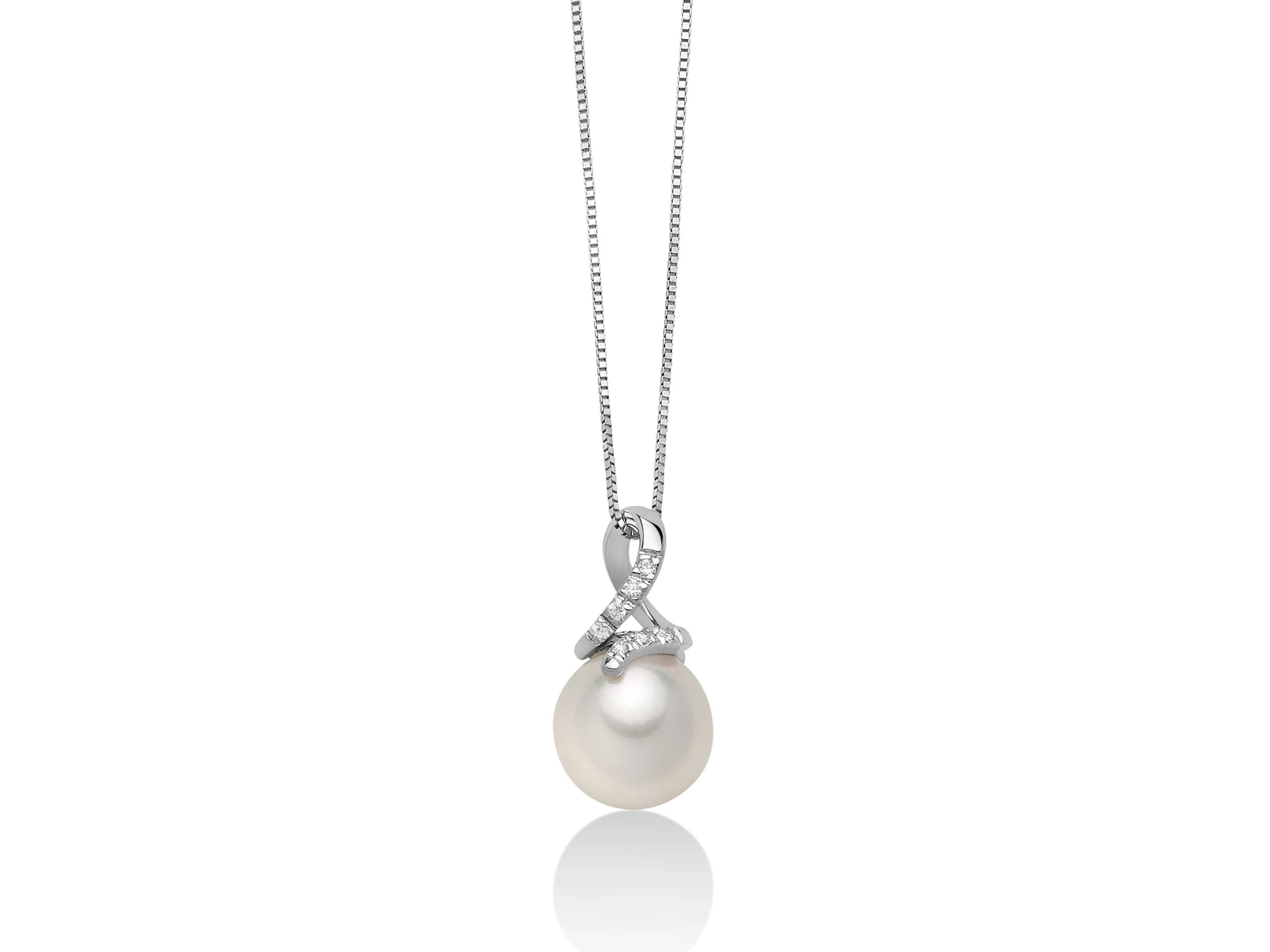 Collana di perle Oriente e sinuosa lavorazione in oro e diamanti