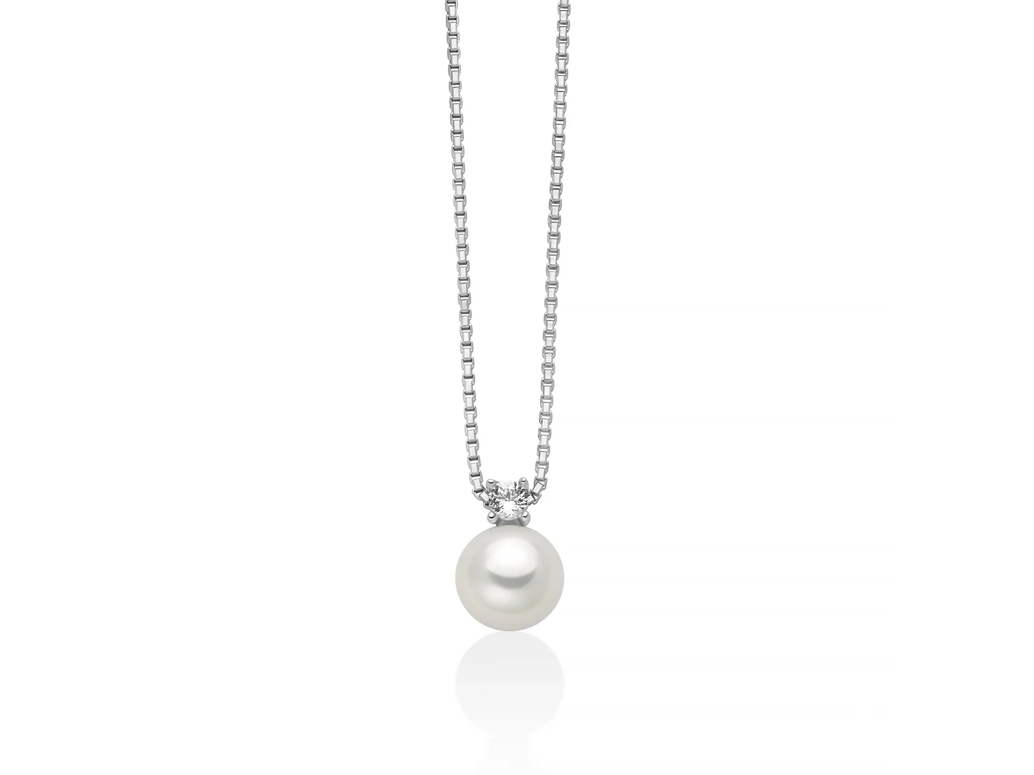 Collana Eva in argento con perla Oriente 6,5-7 mm illuminata da un topazio bianco.